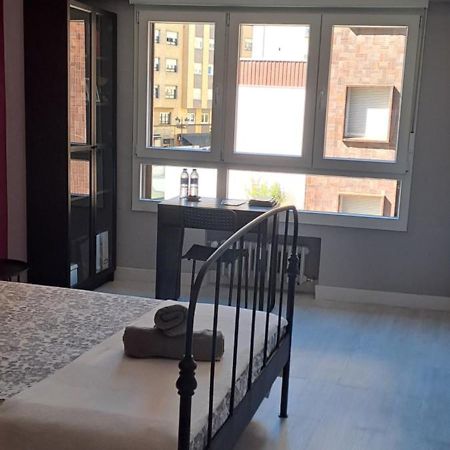 Ferienwohnung Habitacion Centro Bano Privado Piso Compartido Oviédo Exterior foto